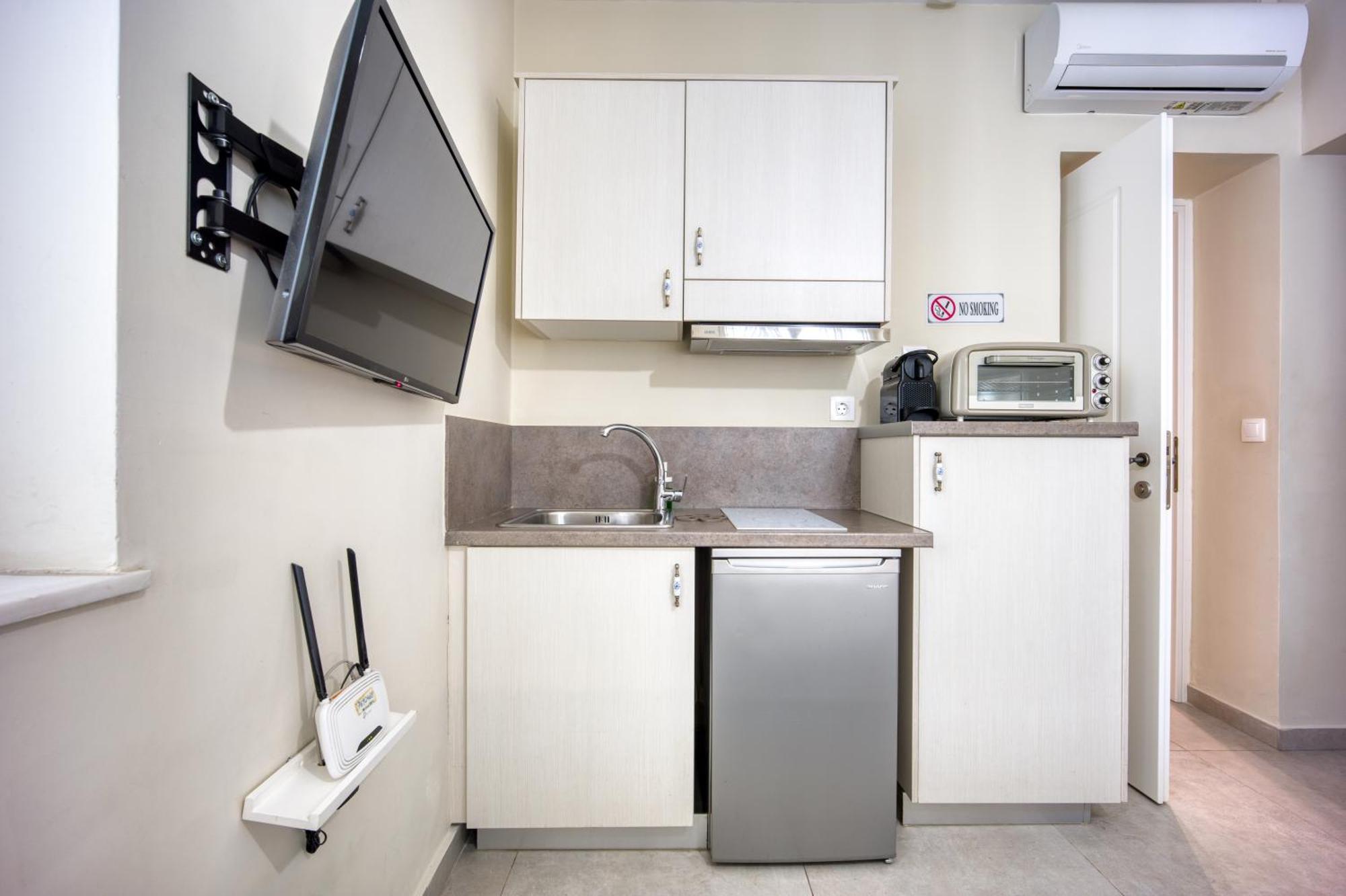 Bentzi...Boutique Apartment 1, Classic Double With Kitchenette, 2 Guests Athen Eksteriør billede